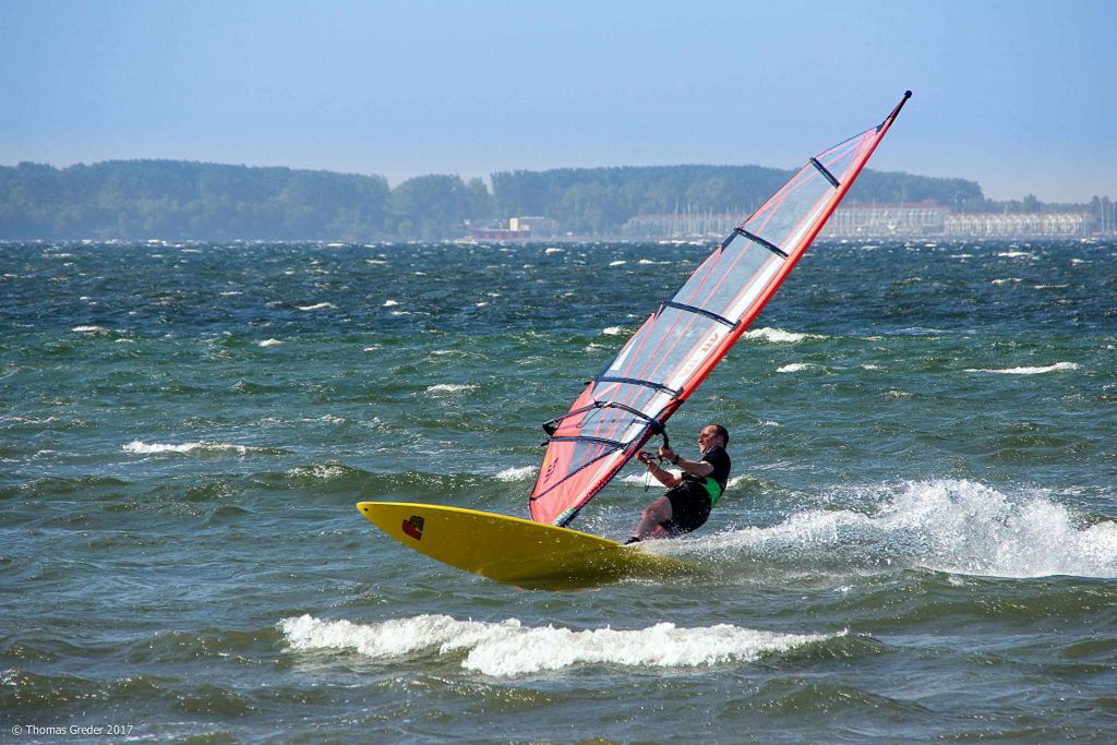 Surfer an der Wohlenberger Wiek Surfer Wohlenberger Wiek